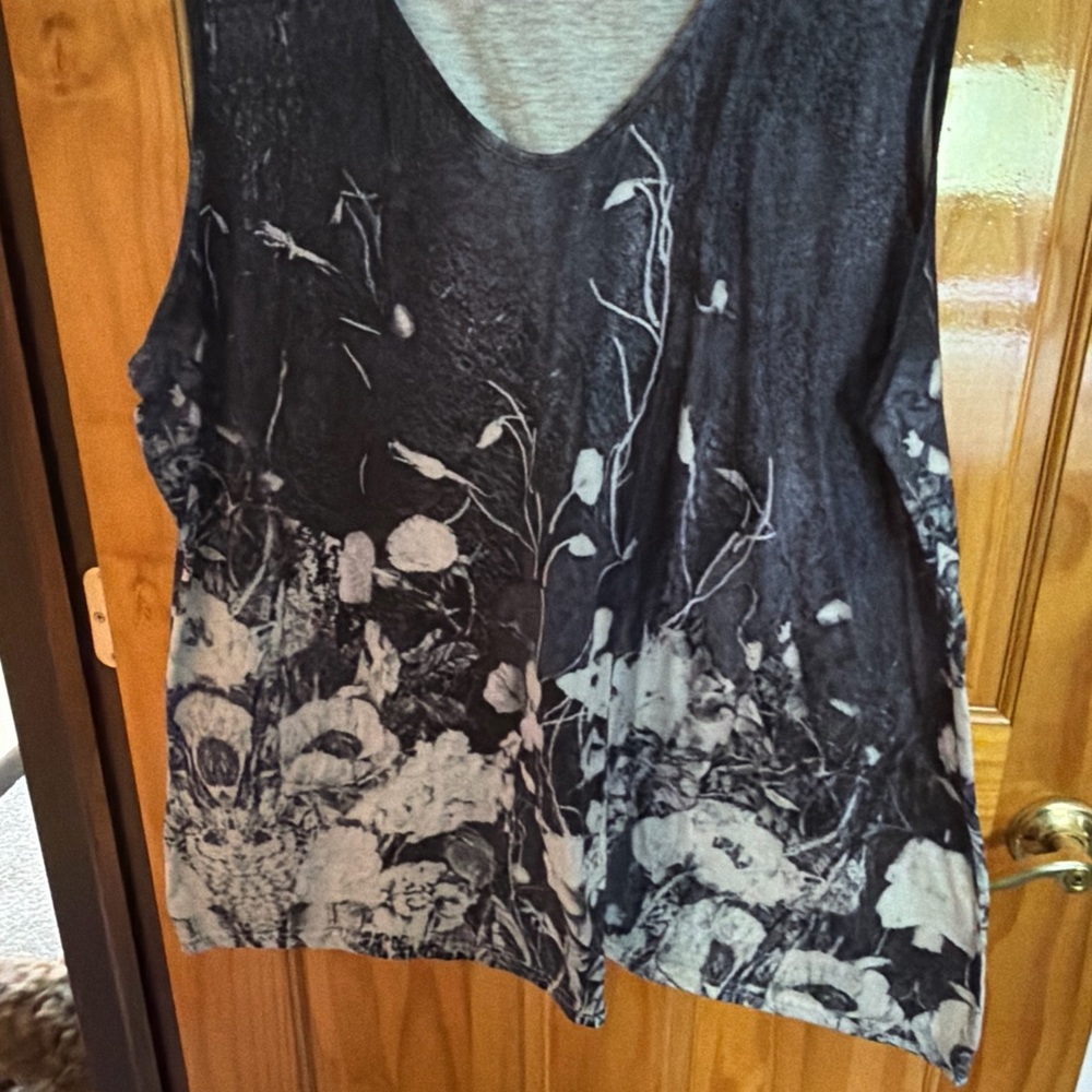 Women's Black Floral Print Tank Top
